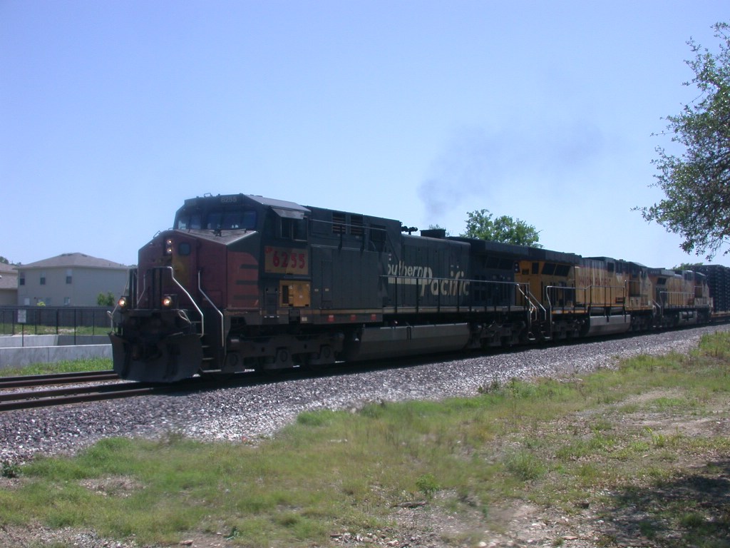 UP 6255  29Apr2008  NB at Dittmar Road in BERGSTROM